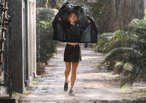 Madison Bildahl Models Gap Spring 2015 Collection In Spring Showers