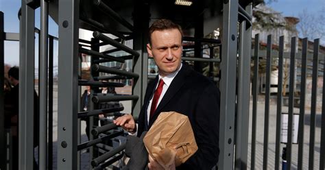 russia blocks aleksei navalny s website after his inquiry into an oligarch the new york times