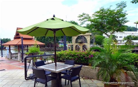 0.5 miles from royal palace of madrid. River Cafe, Casa del Rio, Melaka, Malaysia - The Yum List