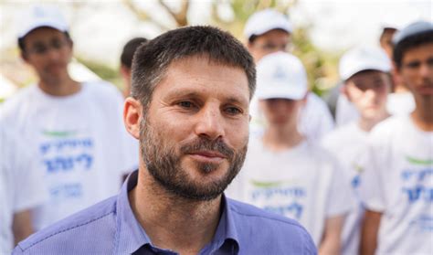 בסיור עמו הבהיר חכ סמוטריץ' כי הפתרון לעזה חייב לכלול שינוי בתפישה: סמוטריץ': "צריך חוק חסינות כדי למנוע חשש שיתפרו לשר משפטים ...