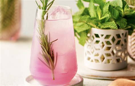 You Can Make Gorgeous Cocktails With Purple Gin