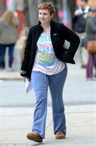 Lena Dunham Steps Out In Sweats On Set Of Girls Daily Mail Online
