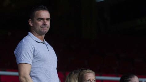 Overmars, clave para la llegada de Sergiño Dest