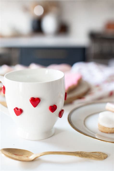 9 Cutest Diy Valentines Day Mugs To Make Shelterness