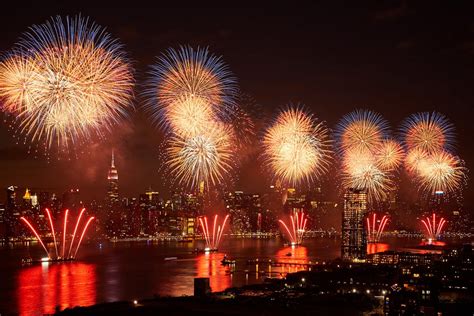 Where To Watch The 4th Of July Fireworks 2018 In Nyc Condé Nast Traveler
