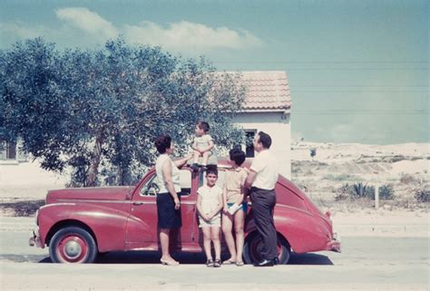 על מנת להציג תכניות לימודים שלמות יש לבחור בפקולטה,חוג,מסלול מינימום ( יש שנים שלא היו מסלולים בחוגים לכן לא ניתן לבחור מסלול בשנים האלו ). משחזרים את ההיסטוריה בשכונת ג'סי כהן: "לא רק פשע"