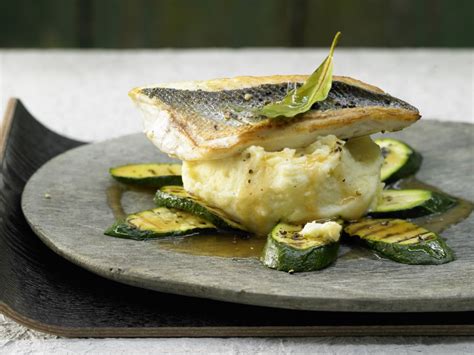 Roasted Sea Bass With Garlic Mashed Potatoes Recipe Eatsmarter