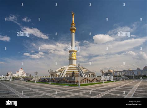 La Ciudad De Ashgabat Turkmenist N Parque De La Independencia El
