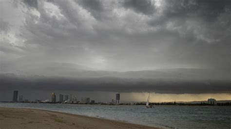 Gold Coast Storm Warning Damaging Winds And Hail Expected To Hit Coast