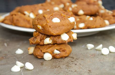 Pumpkin Pie Cookies With White Chocolate Horses And Heels