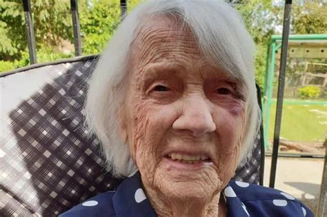 104 Year Old Who Beat Coronavirus Says Champagne Is Her Secret Weapon