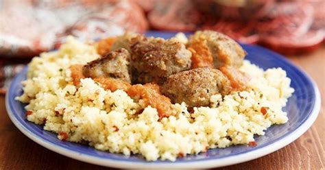 It is made from small granules of semolina (pasta) and often accompanies meat, vegetables, or stew. 10 astuces pour réussir son couscous maison Recette 1 ...