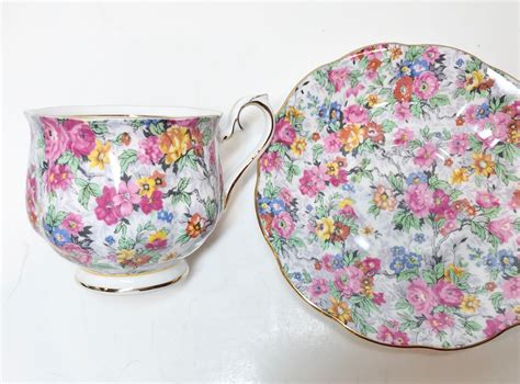 royal-albert-tea-cup-and-saucer,-chintz-tea-cup,-antique