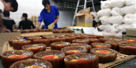 Resep kue keranjang sederhana spesial khas imlek asli enak terbaru 2021. Jelang Imlek, Kue Keranjang Banyak Dipesan - FULL RIAU