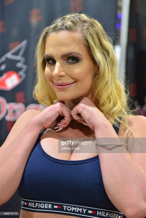 Phoenix Marie Attends The Exxxotica Expo 2018 At Miami Airport News Photo Getty Images