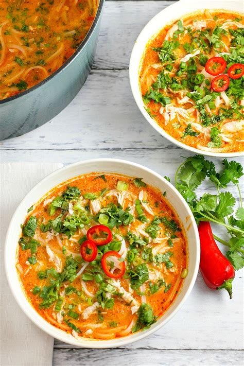 This healthy thai chicken curry recipe may require many ingredients, but it's actually simple to make. #Recipe : Spicy Thai Chicken Noodle Soup
