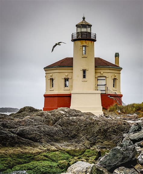 Bandon Lighthouse Built In 1896 Lighthouse Building Bandon