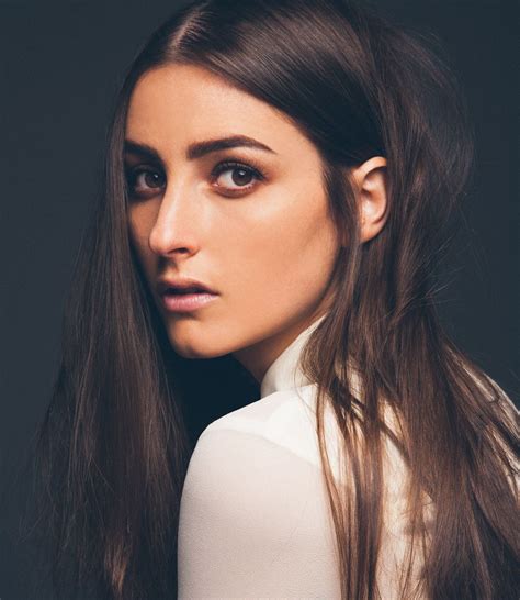 Introducing Los Angeles Singer Songwriter Banks Your New Pop Music