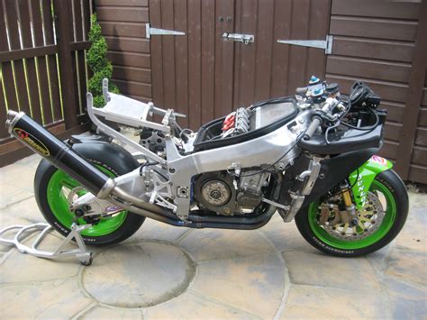 This forum is intended for individual members to sell their bikes and bike related gear, and not for commercial ventures or company sales. Full Factory Kawasaki ZX7-RR Superbike. Race bike . Not ...