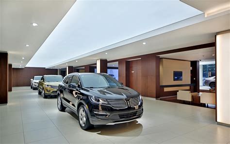 Lincoln Opens First Dealers In China Full Size Sedan Announced Video
