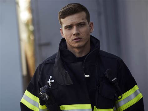 Oliver Stark Lands Firefighter Job—in 9 1 1 Tv Show Patrol