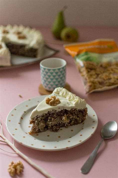 Recette de Gâteau aux noix compote de poires et chocolat blanc