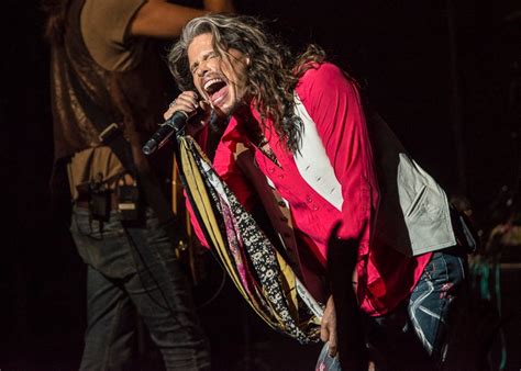 Aerosmith Frontman Steven Tyler Goes Country In Vancouver Ctv News