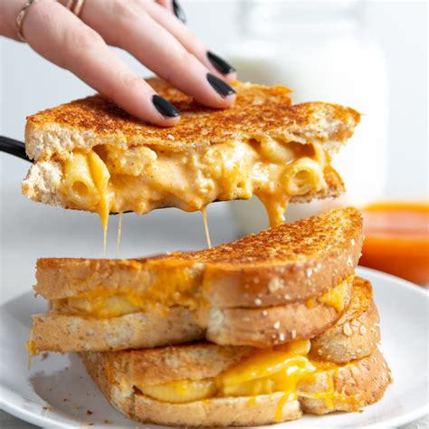 Remove from heat and set aside. Buffalo Style Chicken Mac & Cheese Grilled Cheese | Good ...