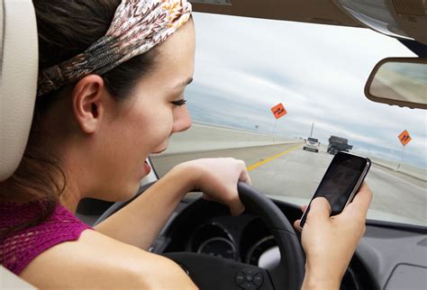 Distracted Driving Raises Crash Risk | National Institutes of Health (NIH)