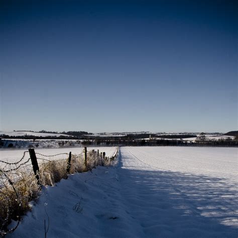 Snowy Fields Shot On Christmas Day With A Perfect Clear Bl Flickr
