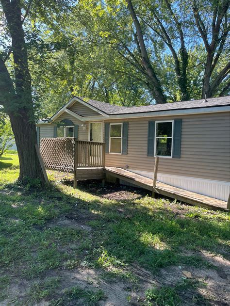 Mobile Home For Sale at Broadview Estates in East Peoria - Property For