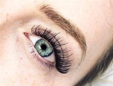 classic hybrid and volume eyelash extensions what s the difference