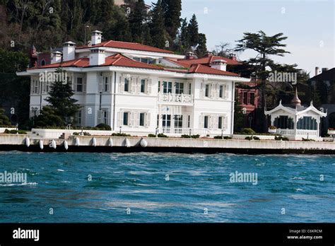 Bosphorus Villayalisturkish Wordluxury Waterside Housestypical