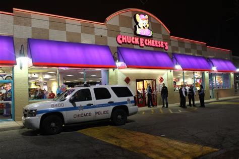 Chuck E Cheese Brawl In Lincoln Park Leads To Two Arrests Lincoln