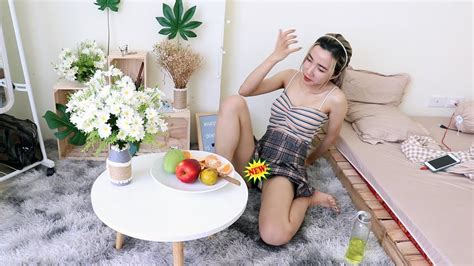 Beautiful Single Mom So Cute She Is Eating Fruit In The Bedroom
