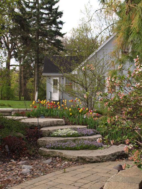 Things to Consider When Selecting Landscaping Steps | Landscape Company