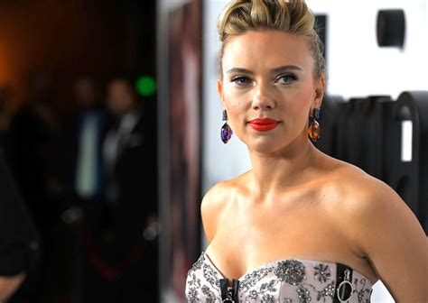 Scarlett Johansson Marriage Story Los Angeles Movie Premiere Red Carpet