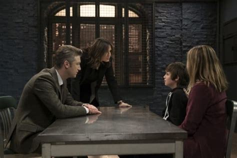A case of mistaken identity complicates the investigation into the murder of whom most believe was an uninvited wedding. Law & Order: SVU Season 18 Episode 11 Review: Great ...
