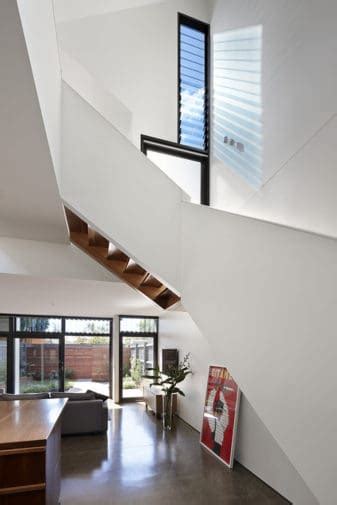 Semi Detached Dwelling On A Narrow Site North Fitzroy House By Am