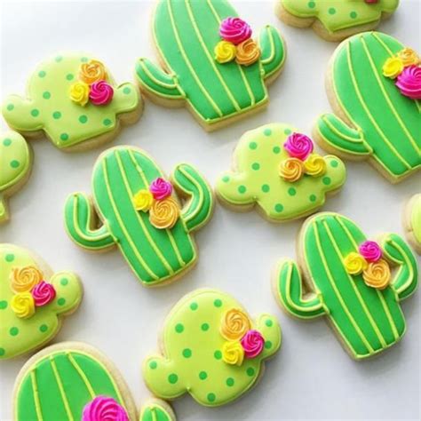 Nothing says fiesta better than our fiesta cutout garland. 20 Easy DIY Decoration Ideas For Your Cinco De Mayo Party ...
