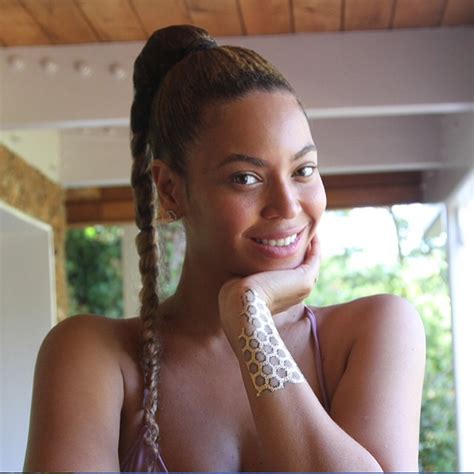 Beyonce Shares Sexy Bikini Photos Intervibes