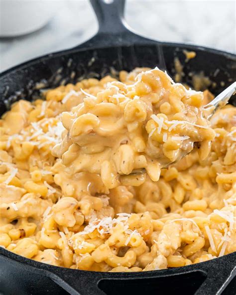 A buttery crust or topping would echo the mac n cheese, and the fruit will lighten everything up a bit. What Meat Goes Good With Mac And Cheese : The Creamiest ...
