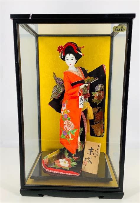 Lot 17 Japanese Geisha Doll In Display Case 21 X 12½ X 11 Minor Small Tears In Paper