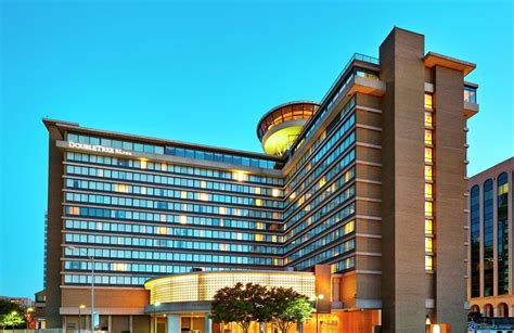 Smoke detectors and an electronic key card are provided in the units. DoubleTree by Hilton Hotel Washington DC - Crystal City ...