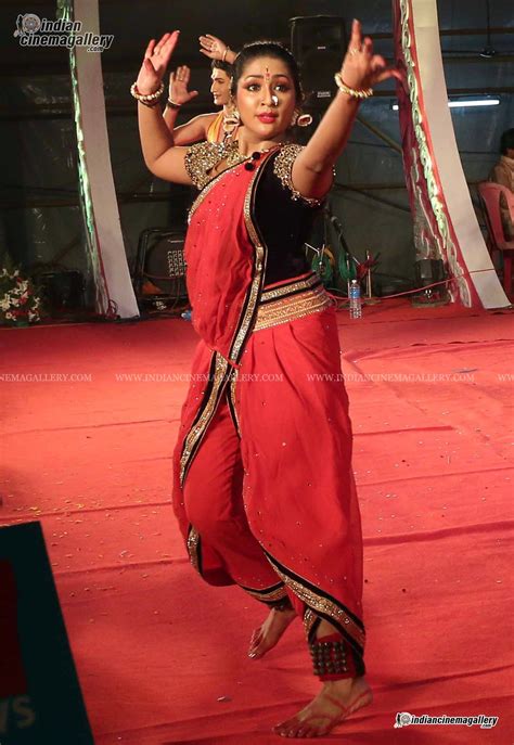 Jenifer mary 6 yıl önce +1. Navya Nair Dance At Karikkakam Devi Temple 125135