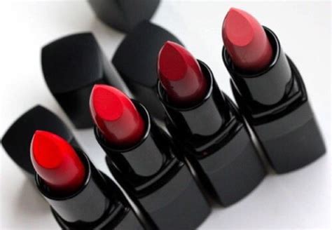 Momentos de tu vida en los que deberías usar lipstick rojo Pintalabios rojo Lapices de labios