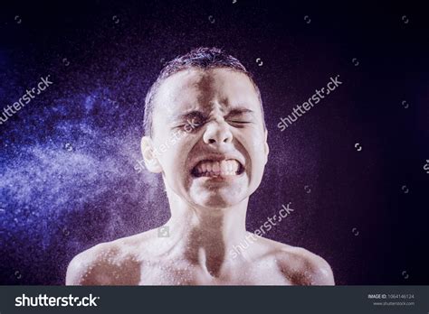 Pre Teen Babe Naked Screams Into Stockfoto Shutterstock