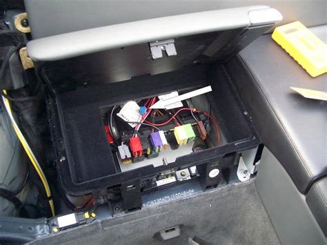 I'm looking for the diagram for the fuse box next to the battery in a 99 xj8. 2003 sl 500 help? - MBWorld.org Forums