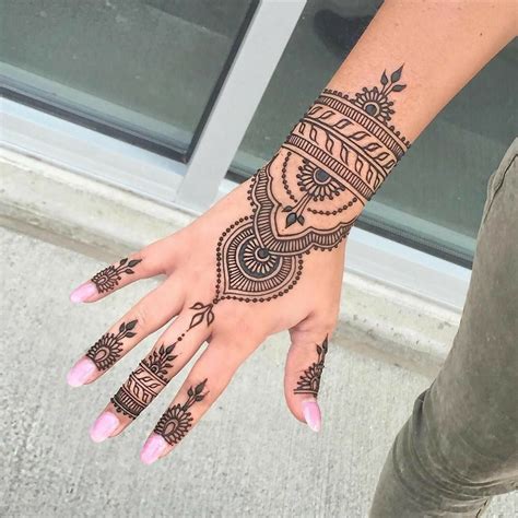 Pin By Mey03 On Henné Mains Henna Designs Henna Tattoo Designs