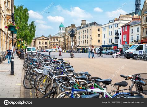 Broad Street Oxford England Stock Editorial Photo © Arsty 263527550